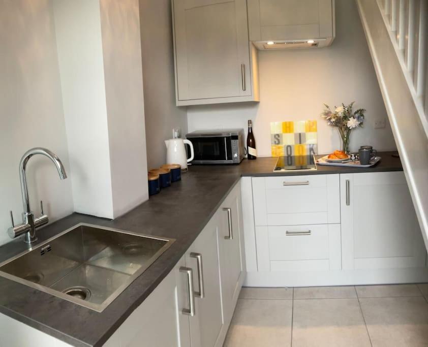 Pass The Keys Superb Space In The Idyllic Village Of Loppington Shrewsbury Exteriör bild
